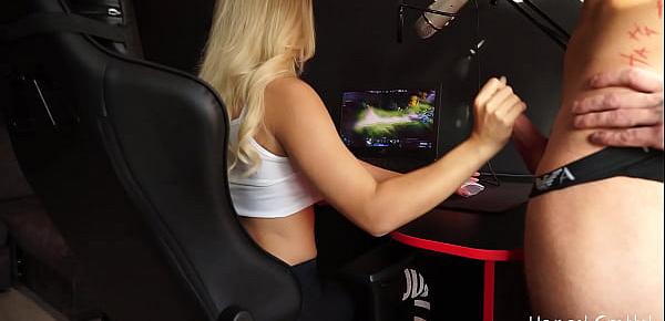  Sexy Gamer Girl Plays Dota 2 but BF wants to Fuck Her. got a LP and Squrit